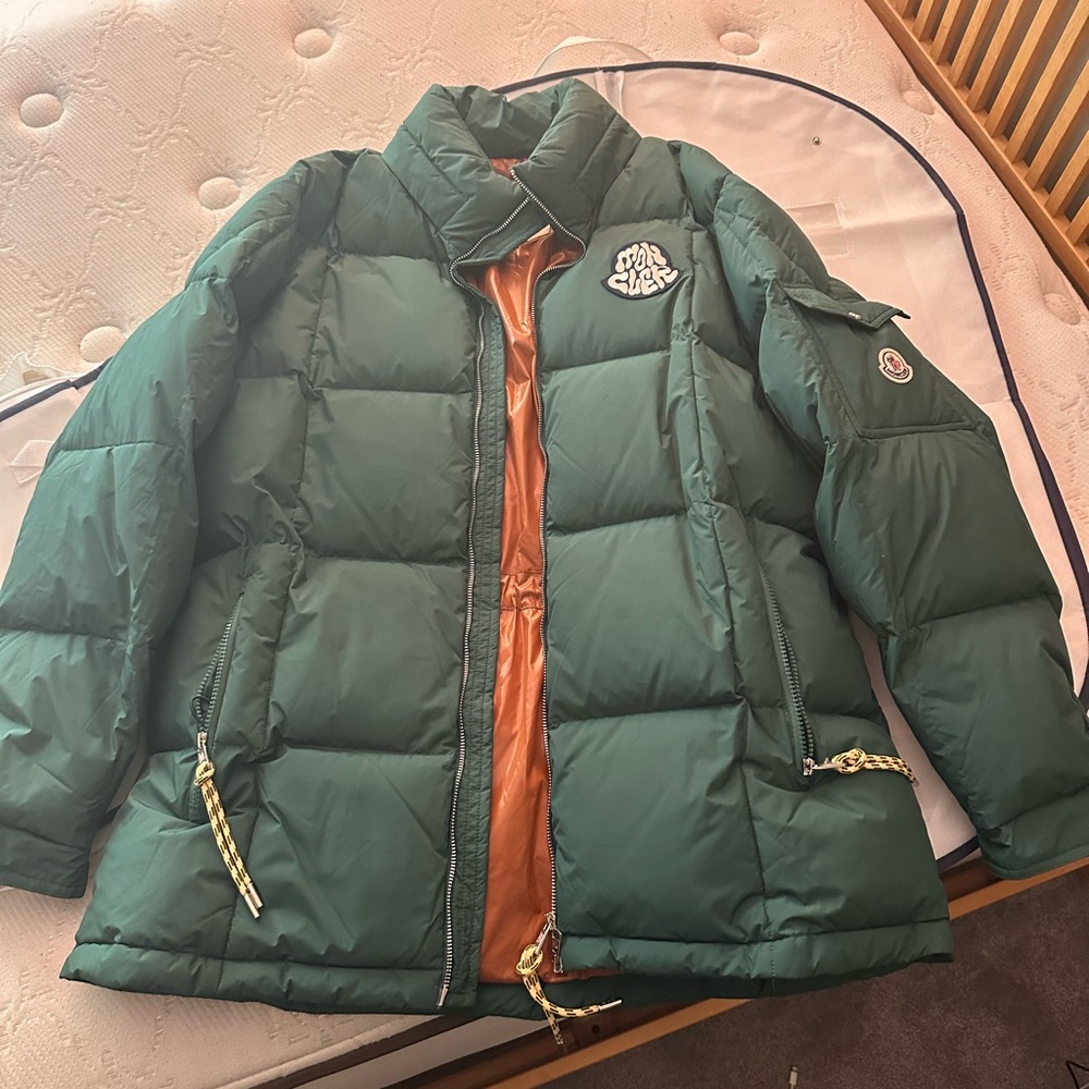 Moncler Forest Green Puffer with Vibrant Orange Interior w/hood Size 5 (US XL)